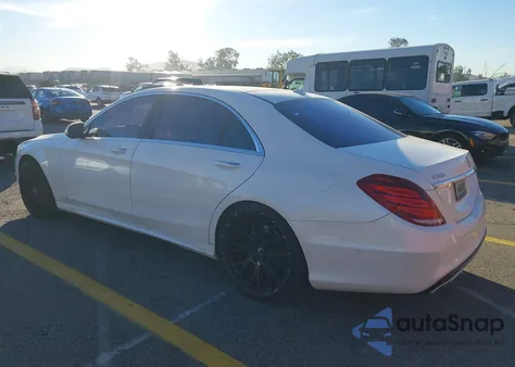 2015 Mercedes-Benz S 550 z USA, uszkodzony, nr VIN WDDUG8CB0FA075962